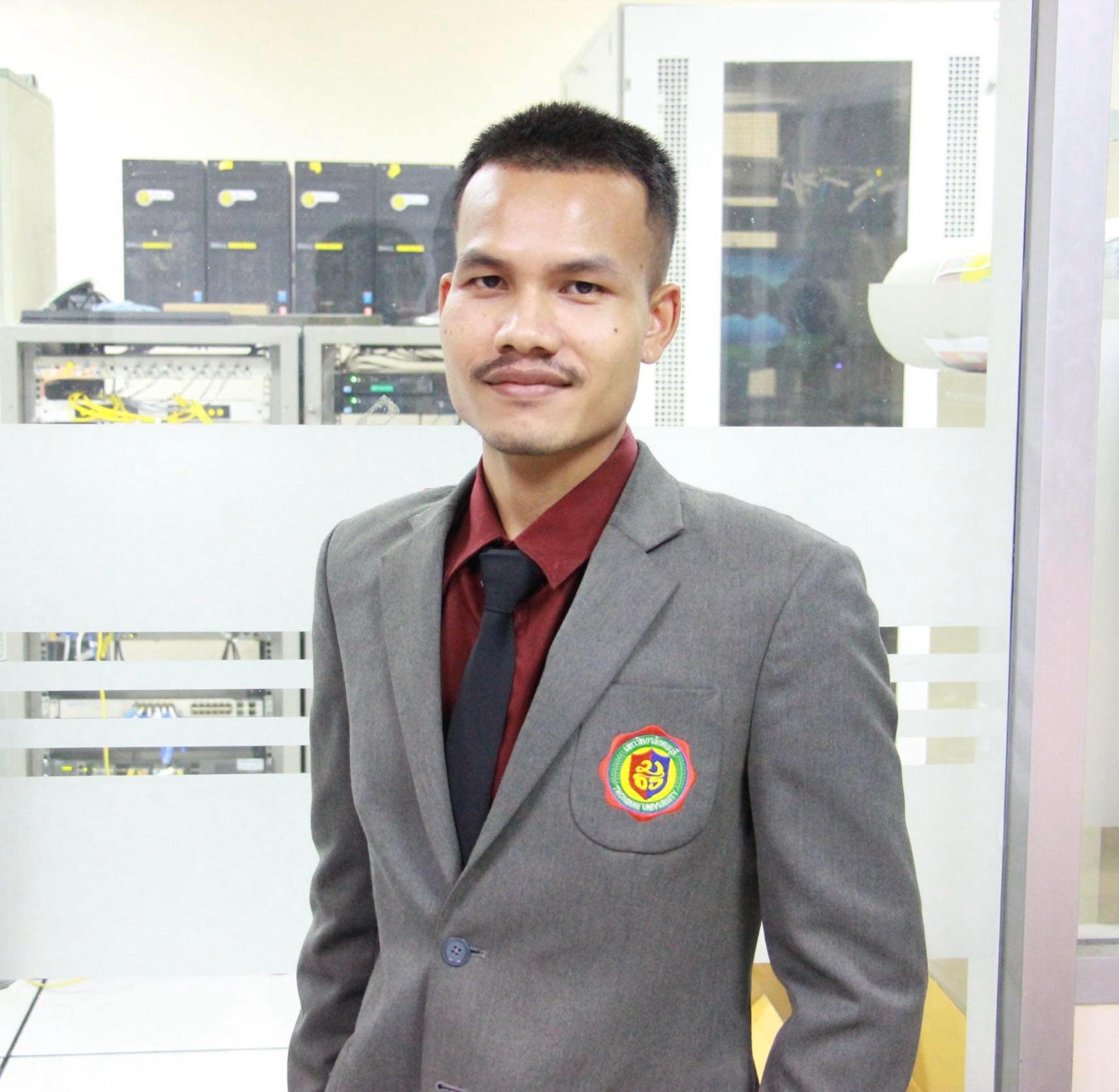 รูปของ SARAWUT